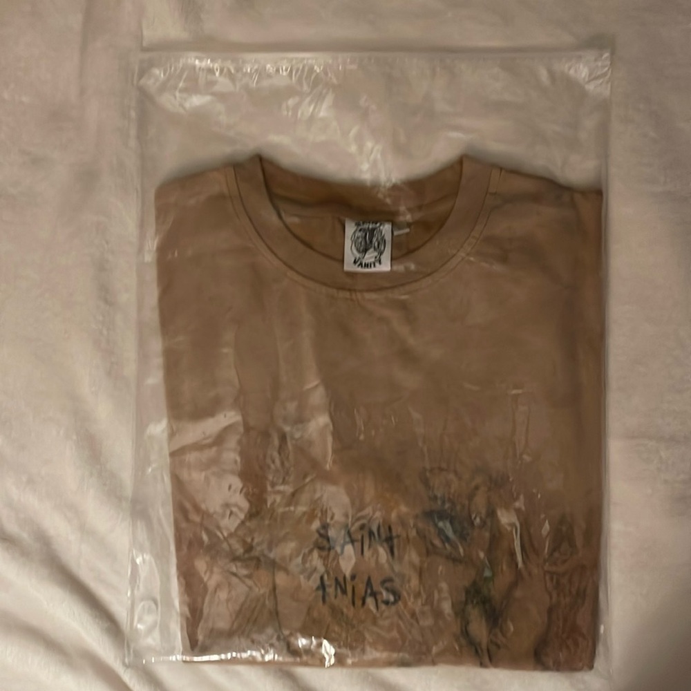 Saint Vanity Short Sleeve TShirt.. Large in Size.